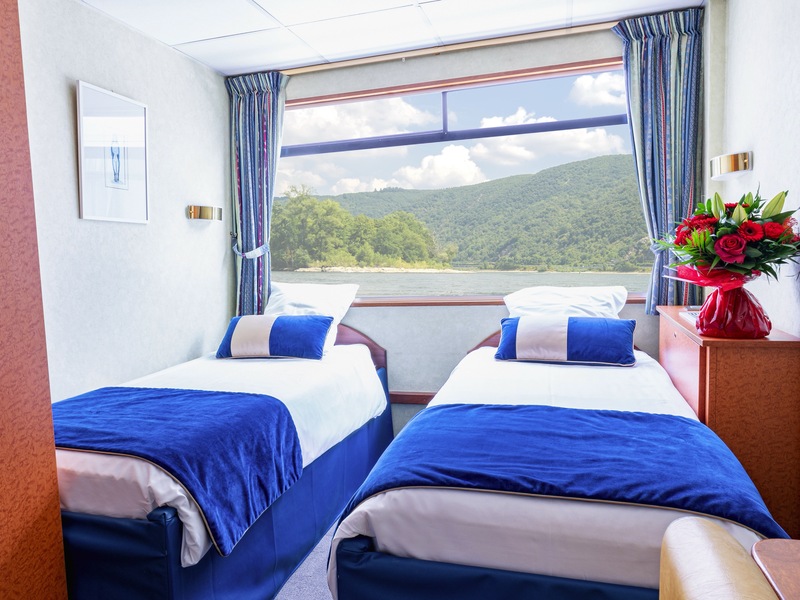 Upper Deck 2 Adjustable Twin Beds CAT. B